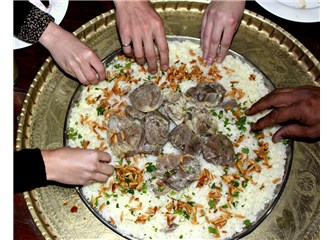 Araplar Yemeği Neden Elle Yiyor?