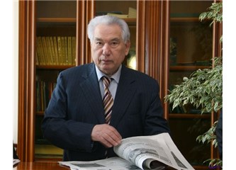 Eski Kırgız Cumhurbaşkanı Atambayev ve Cengiz Aytmatov