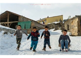 Kayıp Gitti Ellerimden Düşlerimin Baharı