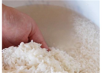 Pirinç Suyu ile Evde Yüz Beyazlatma Yöntemi
