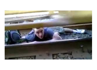 Korku Raylarından Kazanç Kapılarına
