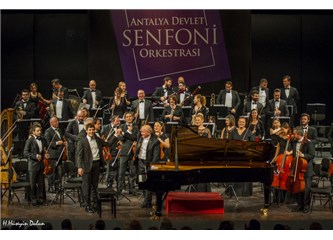 Antalya Devlet Senfoni Orkestrası Çaykovski Akşamında İsmet İnönü’yü Andı.
